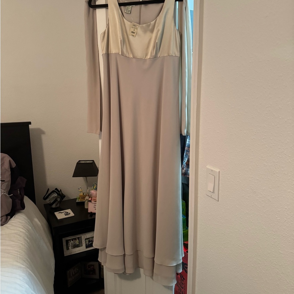 Chic Beige Midi Dress Ann Taylor never worn